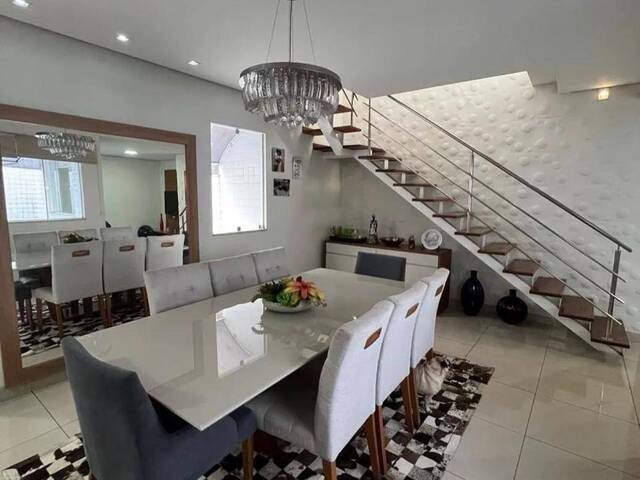 #732 - Apartamento para Venda em Coronel Fabriciano - MG